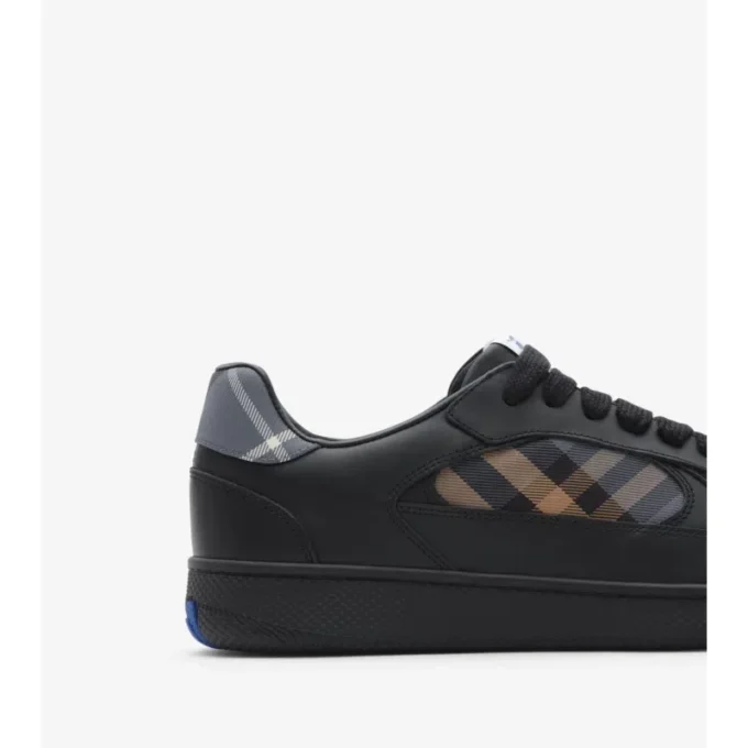 Adidași din piele cu imprimeu în carouri 