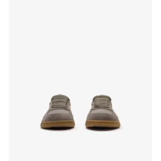 Adidași din piele, piele de căprioară și model în carouri