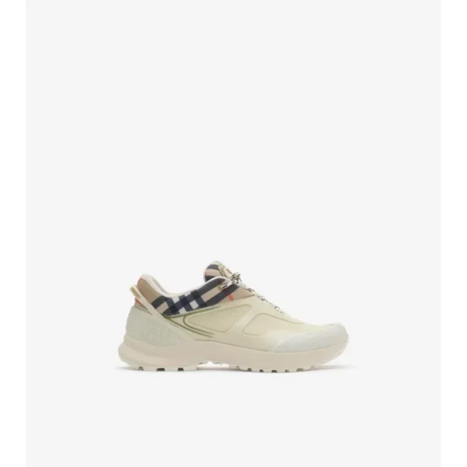 Adidași Discover Sneakersi cu imprimeu în carouri și plasă Adidași Discover Sneakersi cu imprimeu în carouri și plasă