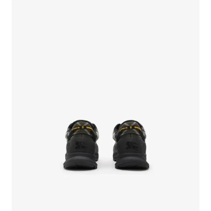 Adidași Discover Sneakersi cu imprimeu în carouri și plasă Adidași Discover Sneakersi cu imprimeu în carouri și plasă
