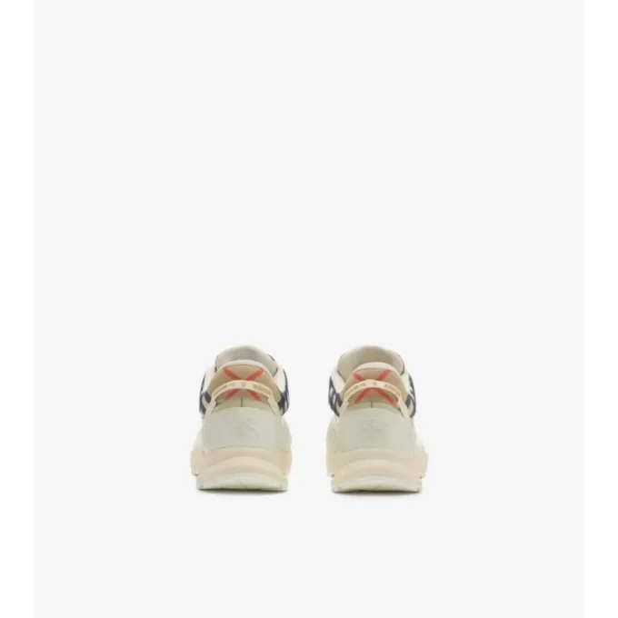 Adidași Discover Sneakersi cu imprimeu în carouri și plasă Adidași Discover Sneakersi cu imprimeu în carouri și plasă