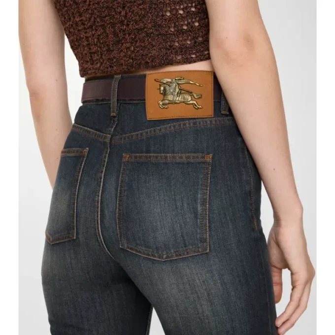 Blugi bootcut cu talie înaltă