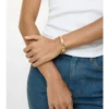 Brățară cu model Check gravat Brățară cu model Check gravat