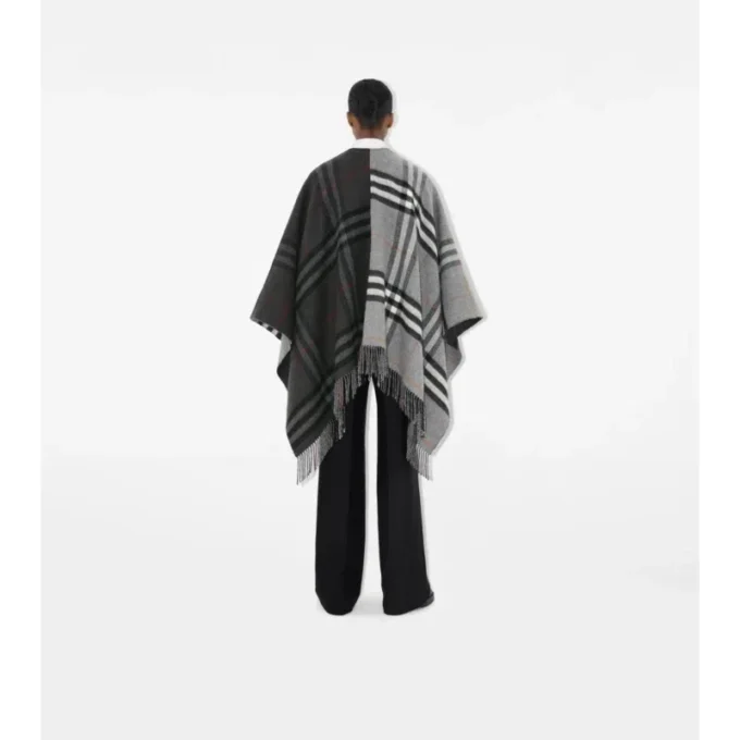 Cape din lână și cașmir jacquard cu model în carouri contrastante Cape din lână și cașmir jacquard cu model în carouri contrastante
