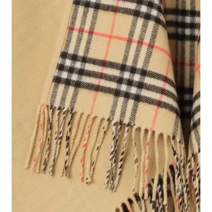 Cape reversibilă din lână cu model în carouri Cape reversibilă din lână cu model în carouri