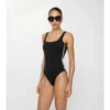 Costum de baie cu bordură în carouri