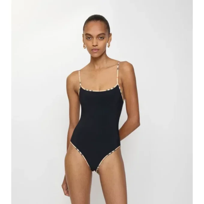 Costum de baie cu bordură în carouri