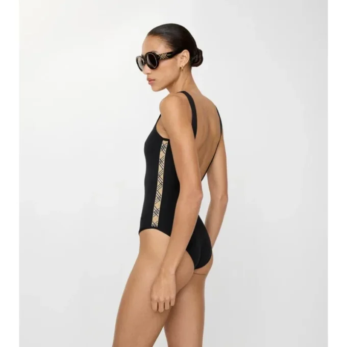 Costum de baie cu bordură în carouri