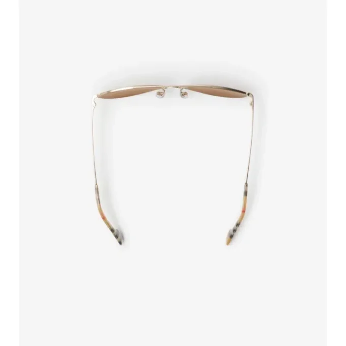 Detalii model Ochelari de soare tip aviator Detalii model Ochelari de soare tip aviator