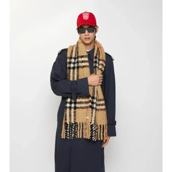 Eșarfă din amestec de lână de alpaca cu model în carouri Eșarfă din amestec de lână de alpaca cu model în carouri