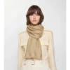 Eșarfă largă din lână și mătase cu model în carouri Eșarfă largă din lână și mătase cu model în carouri