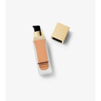 Fond de ten mat perfecționant Beyond Wear – 70 Medium Neutral