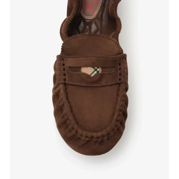 Mocasini din piele de căprioară
