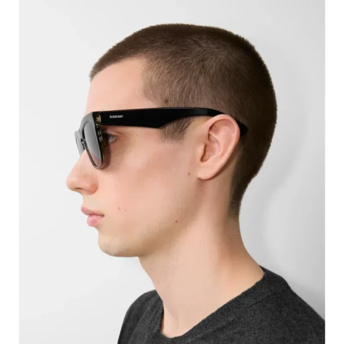 Ochelari de soare pătrați Check Ochelari de soare pătrați Check