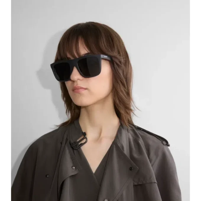 Ochelari de soare pătrați cu model în relief Ochelari de soare pătrați cu model în relief