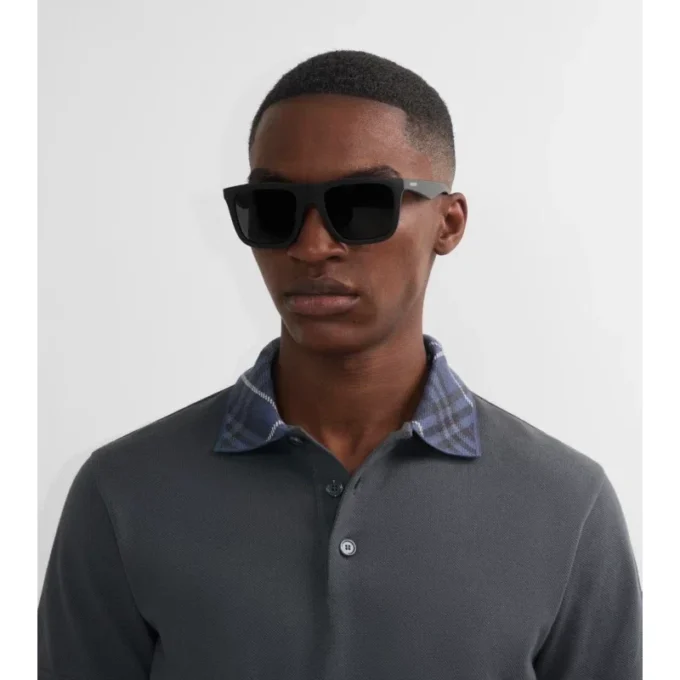 Ochelari de soare pătrați cu model în relief Ochelari de soare pătrați cu model în relief