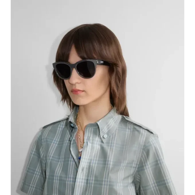 Ochelari de soare rotunzi cu model în carouri