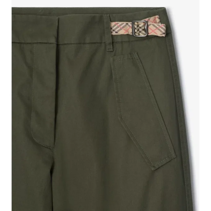 Pantaloni cargo din Gabardine cu borduri în carouri Pantaloni cargo din Gabardine cu borduri în carouri