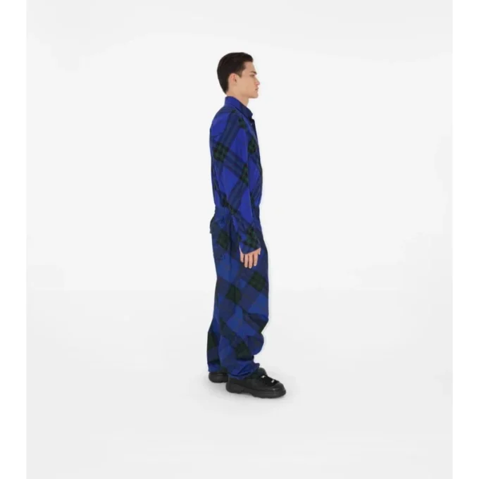 Pantaloni cu model în carouri