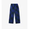 Pantaloni cu model în carouri