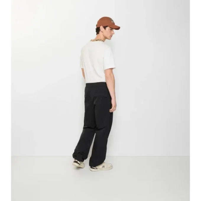Pantaloni din nailon Pantaloni din nailon