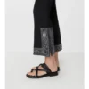 Pantaloni scurți evazați din lână și mătase brodați Pantaloni scurți evazați din lână și mătase brodați