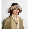 Pălărie din gabardină cu boruri în carouri Pălărie din gabardină cu boruri în carouri