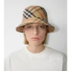 Pălărie EKD tip bucket cu model în carouri