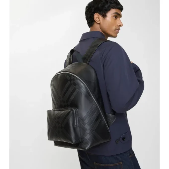 Rucsac cu model în carouri în relief