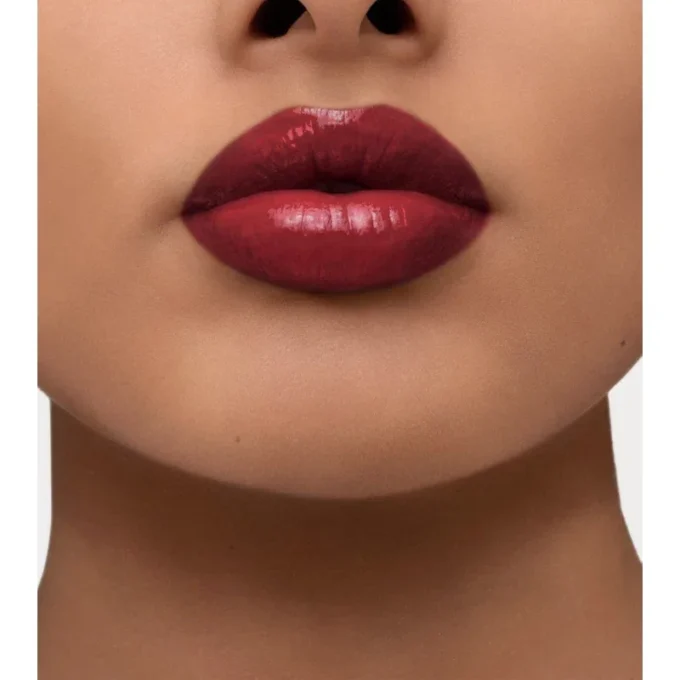 Ruj Burberry Brit Shine – Oxblood nr. 97 Ruj Burberry Brit Shine – Oxblood nr. 97