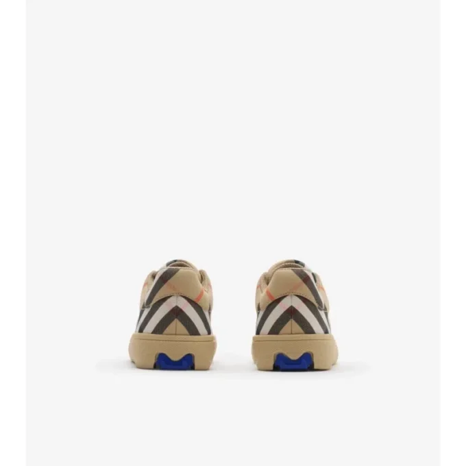 Sneakersi cu imprimeu în carouri