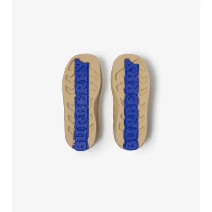 Sneakersi cu imprimeu în carouri