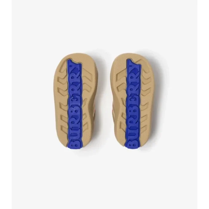 Sneakersi cu imprimeu în carouri