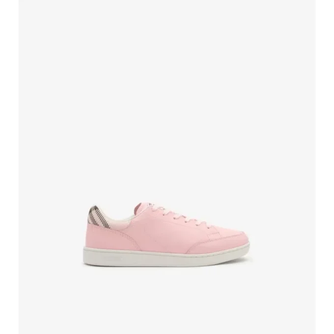Sneakersi din piele