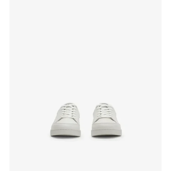 Sneakersi din piele