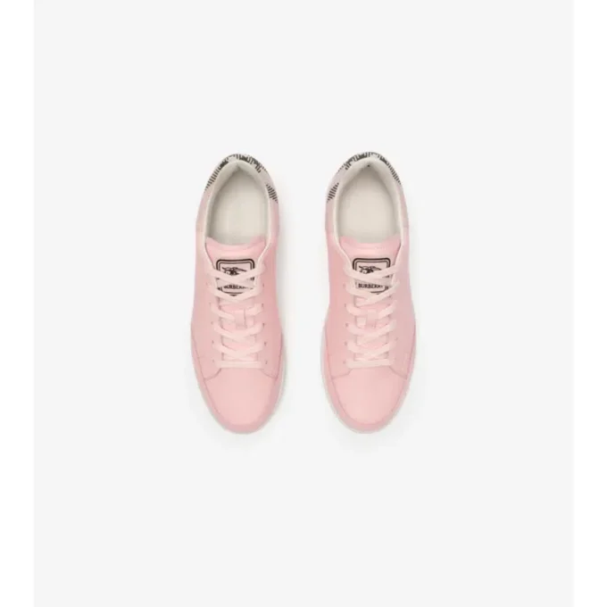 Sneakersi din piele