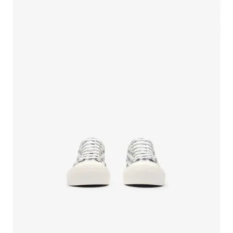 Vezi Sneakersi